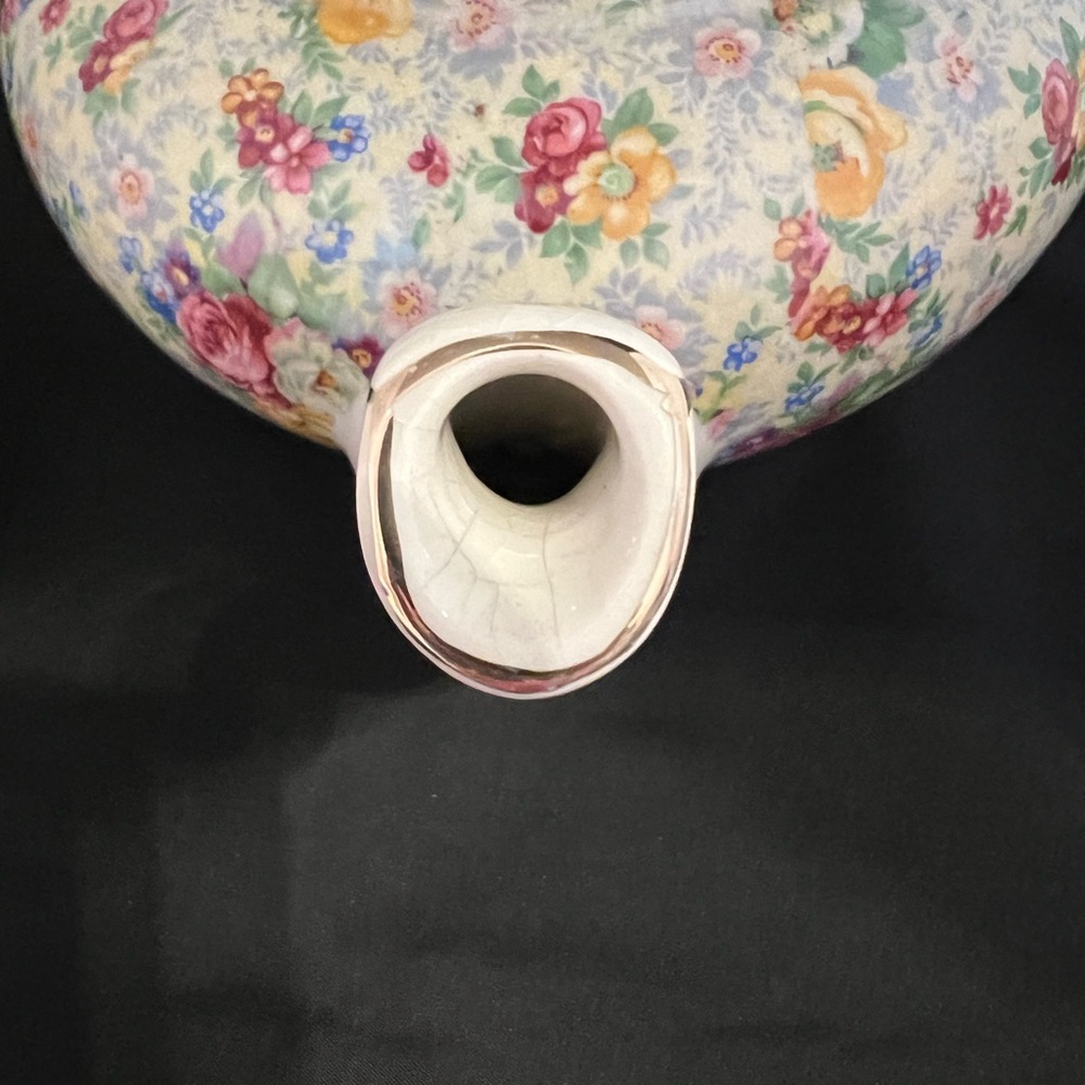RARE FIND - VINTAGE BONE CHINA LORD NELSON CHINTZ ROSE TIME TEAPOT 
1920's - Picture 5 of 10